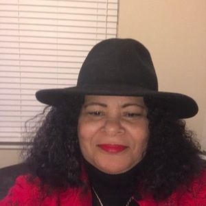 Meet your Posher, Gina